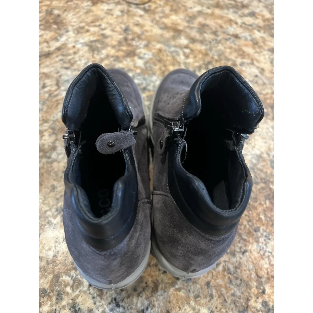 Igi&Co Womens Hidden Wedge Sneakers Gray Suede Side Zip Size 41‎ EU / 10-10.5 US
